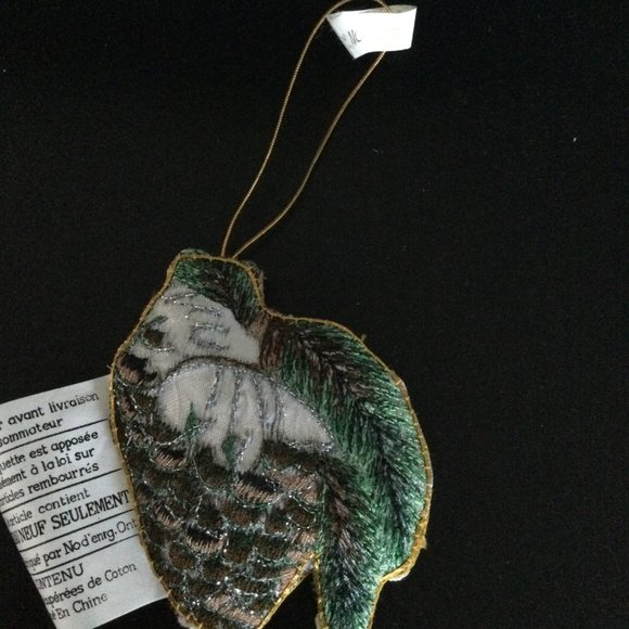 Vintage Eaton 1994 Limited Edition Embroidered Christmas Ornament Original box - Picture 5 of 6